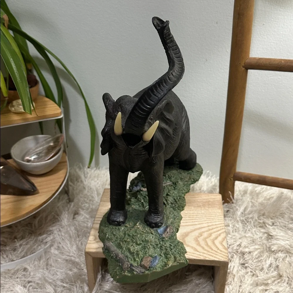 Lenox Spirit Of The Savanna Elephant Rumble Trunk Up Elephant Resin Figure Decor